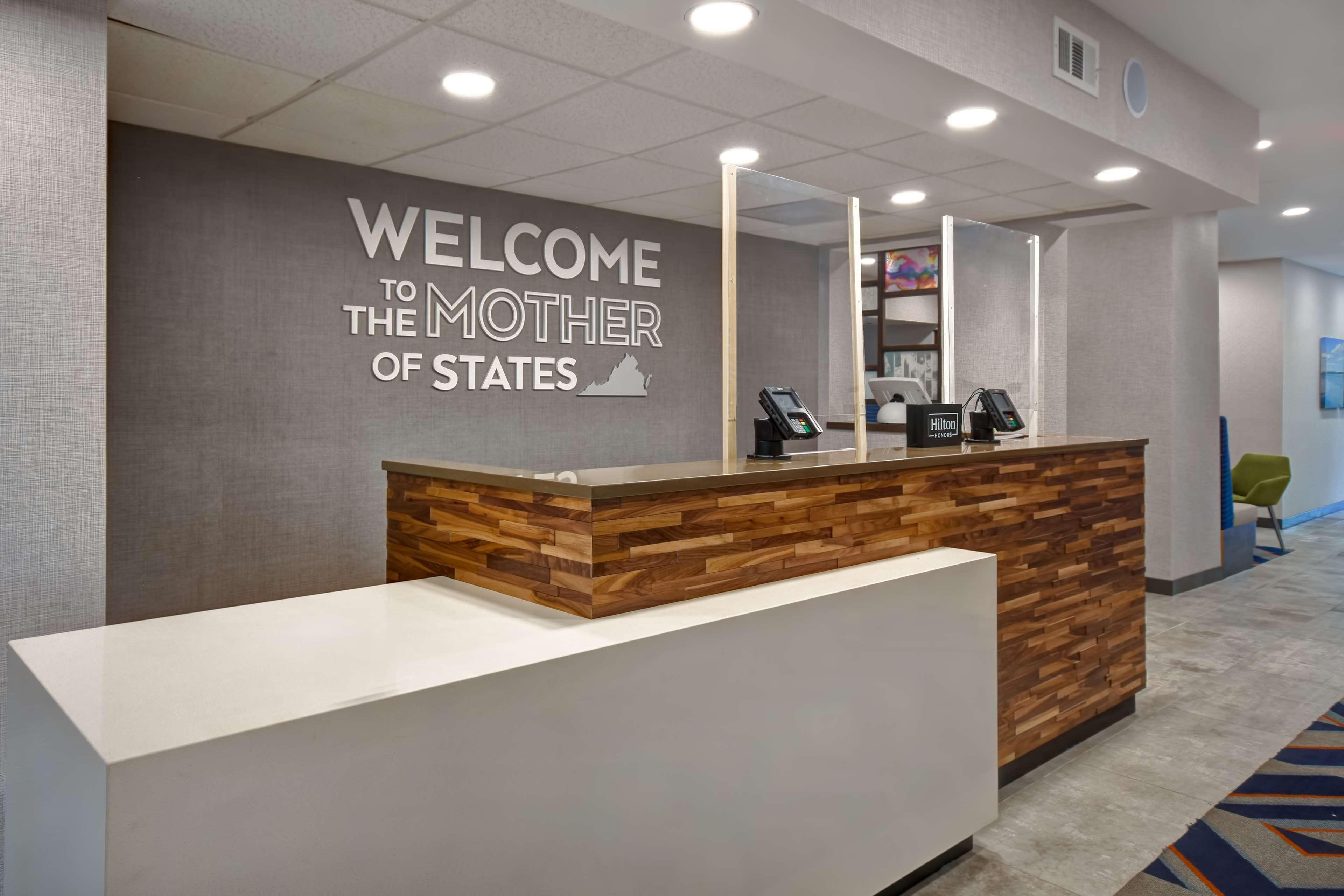Hampton Inn Potomac Mills Woodbridge Exterior photo