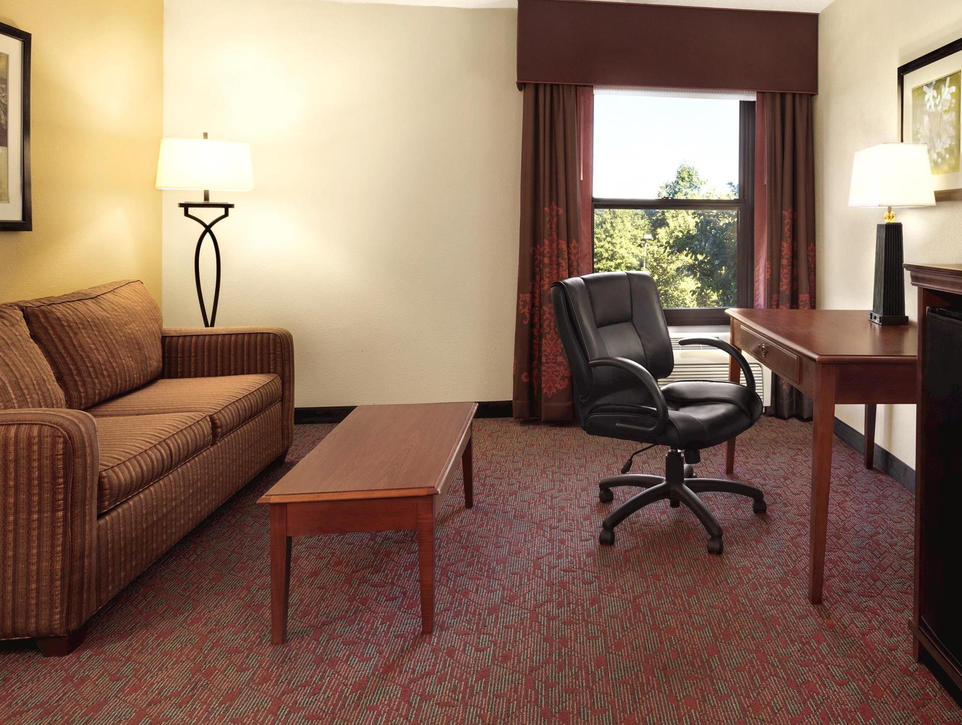 Hampton Inn Potomac Mills Woodbridge Exterior photo