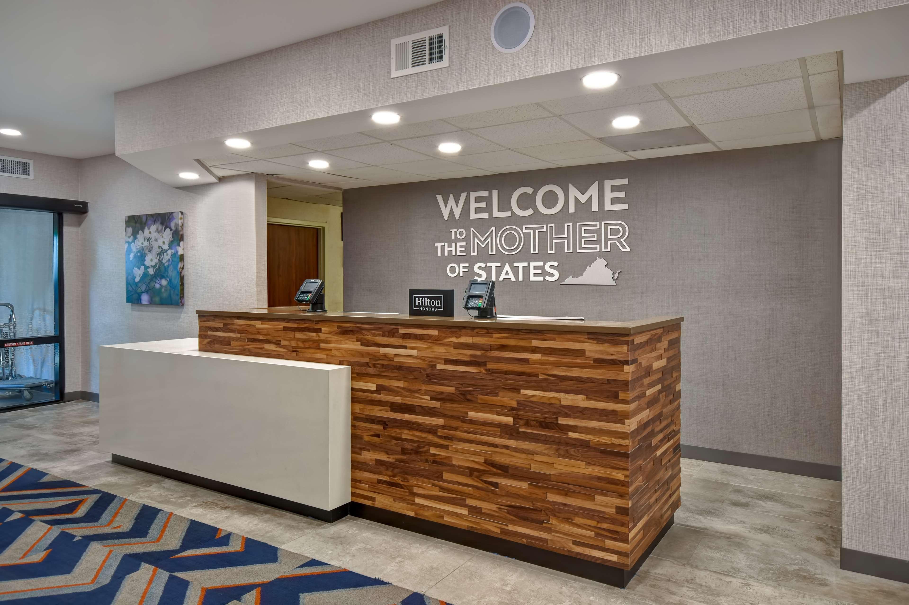 Hampton Inn Potomac Mills Woodbridge Exterior photo