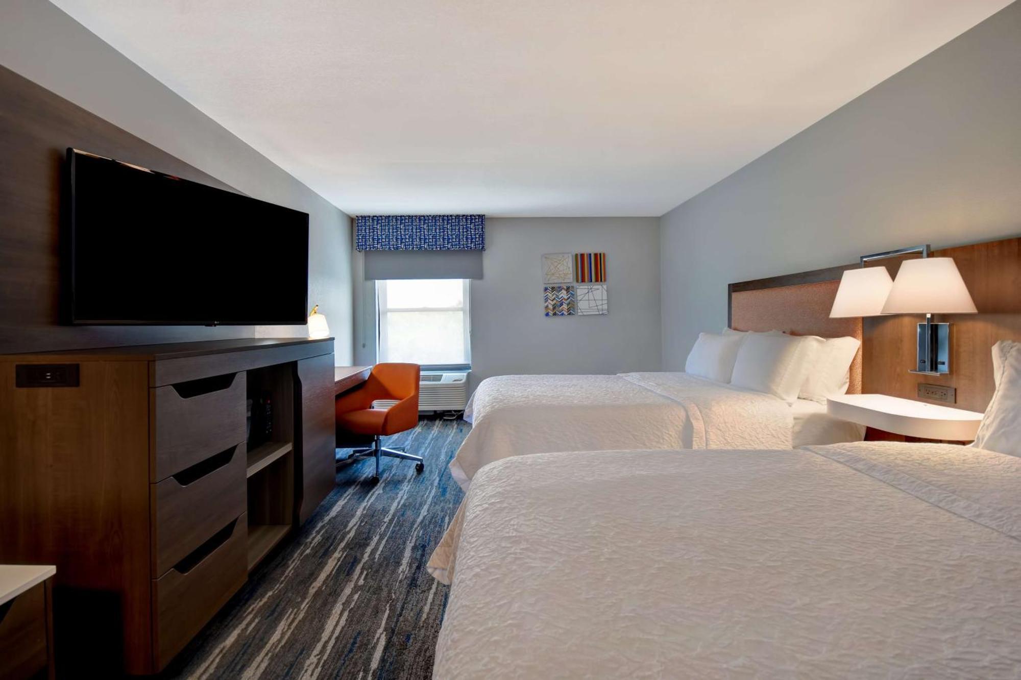 Hampton Inn Potomac Mills Woodbridge Exterior photo