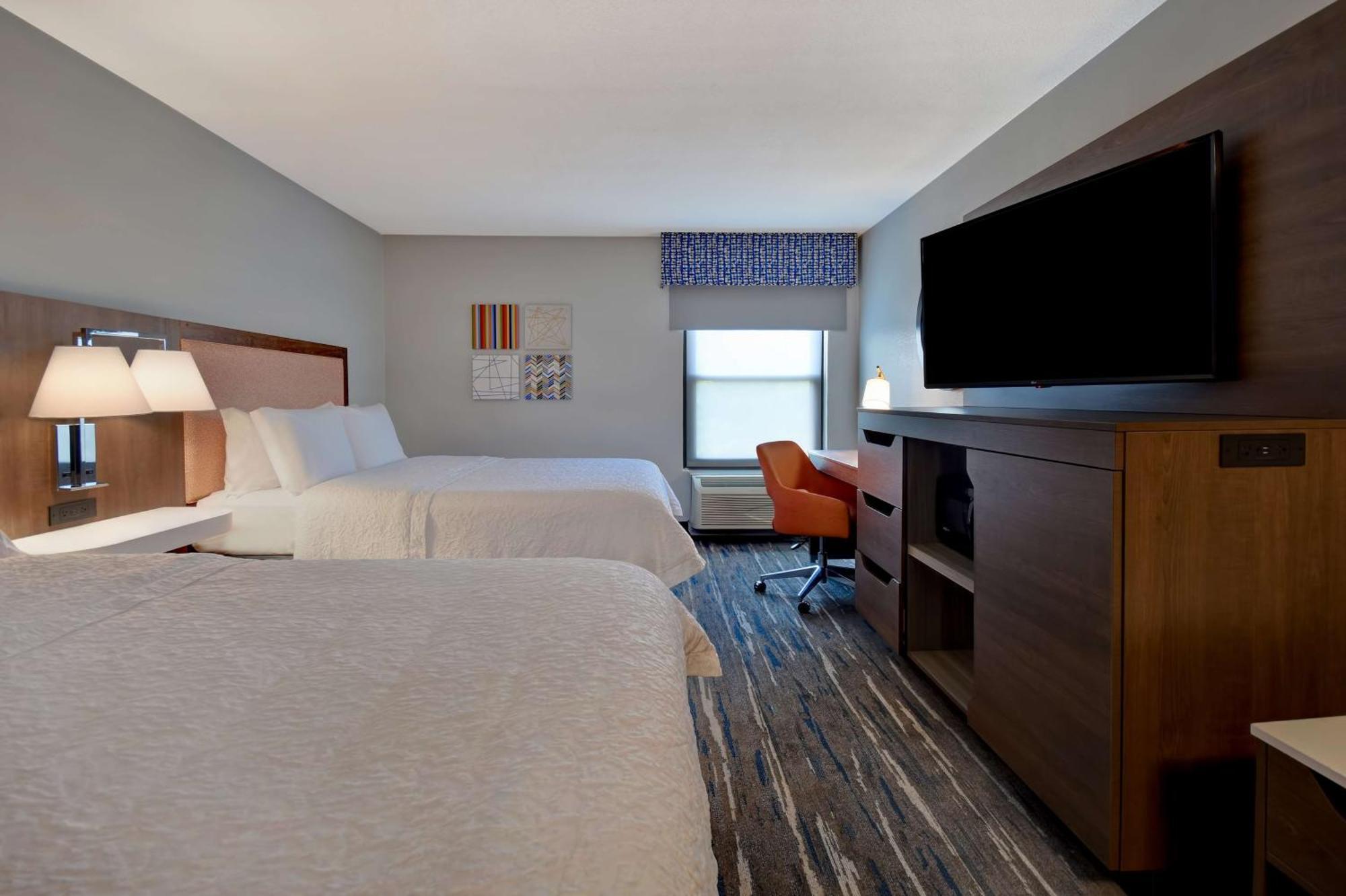 Hampton Inn Potomac Mills Woodbridge Exterior photo