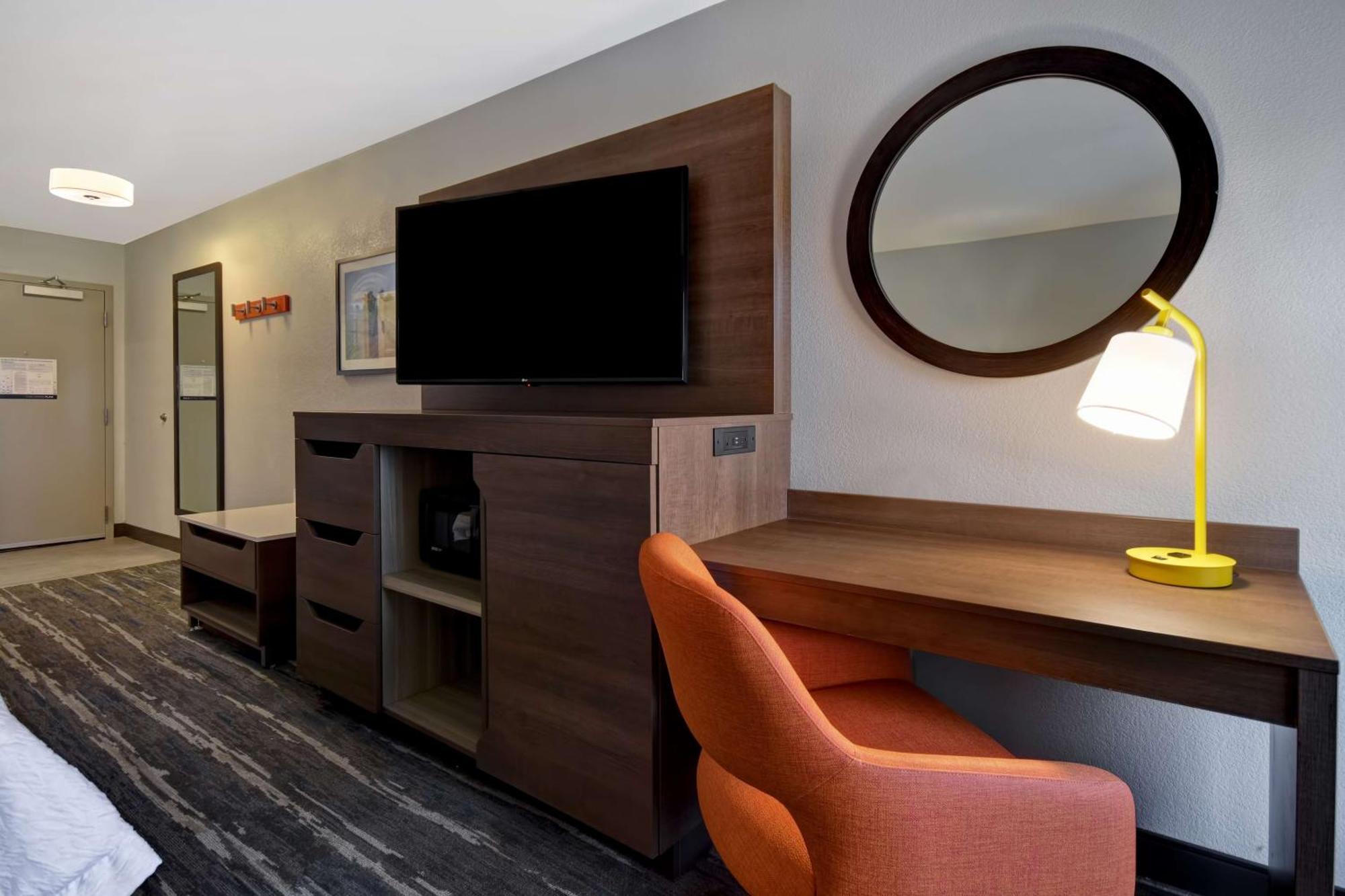 Hampton Inn Potomac Mills Woodbridge Exterior photo