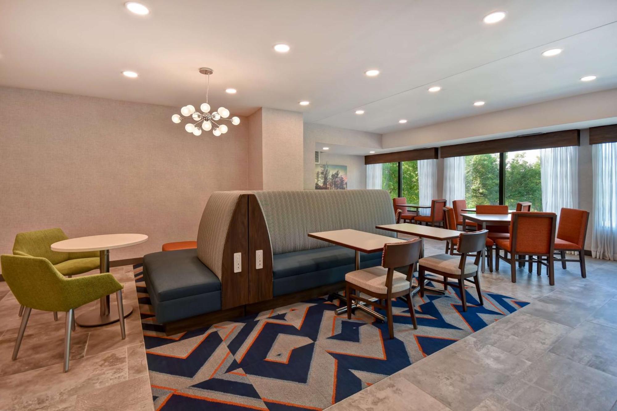 Hampton Inn Potomac Mills Woodbridge Exterior photo