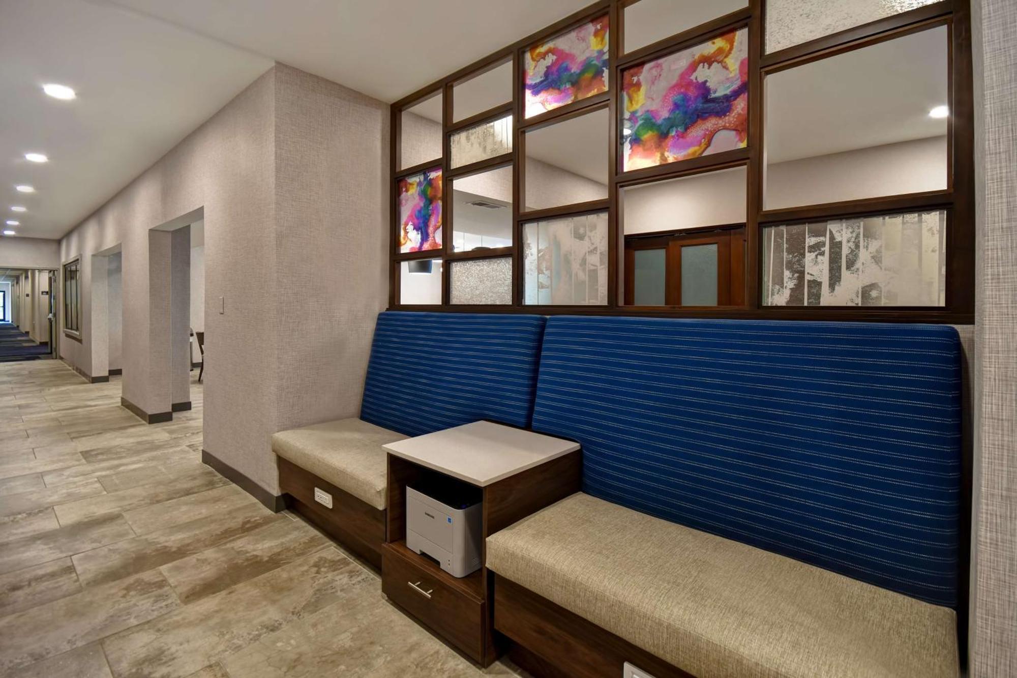 Hampton Inn Potomac Mills Woodbridge Exterior photo