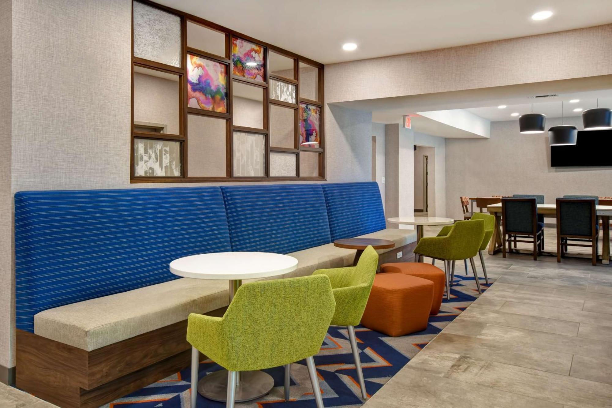 Hampton Inn Potomac Mills Woodbridge Exterior photo