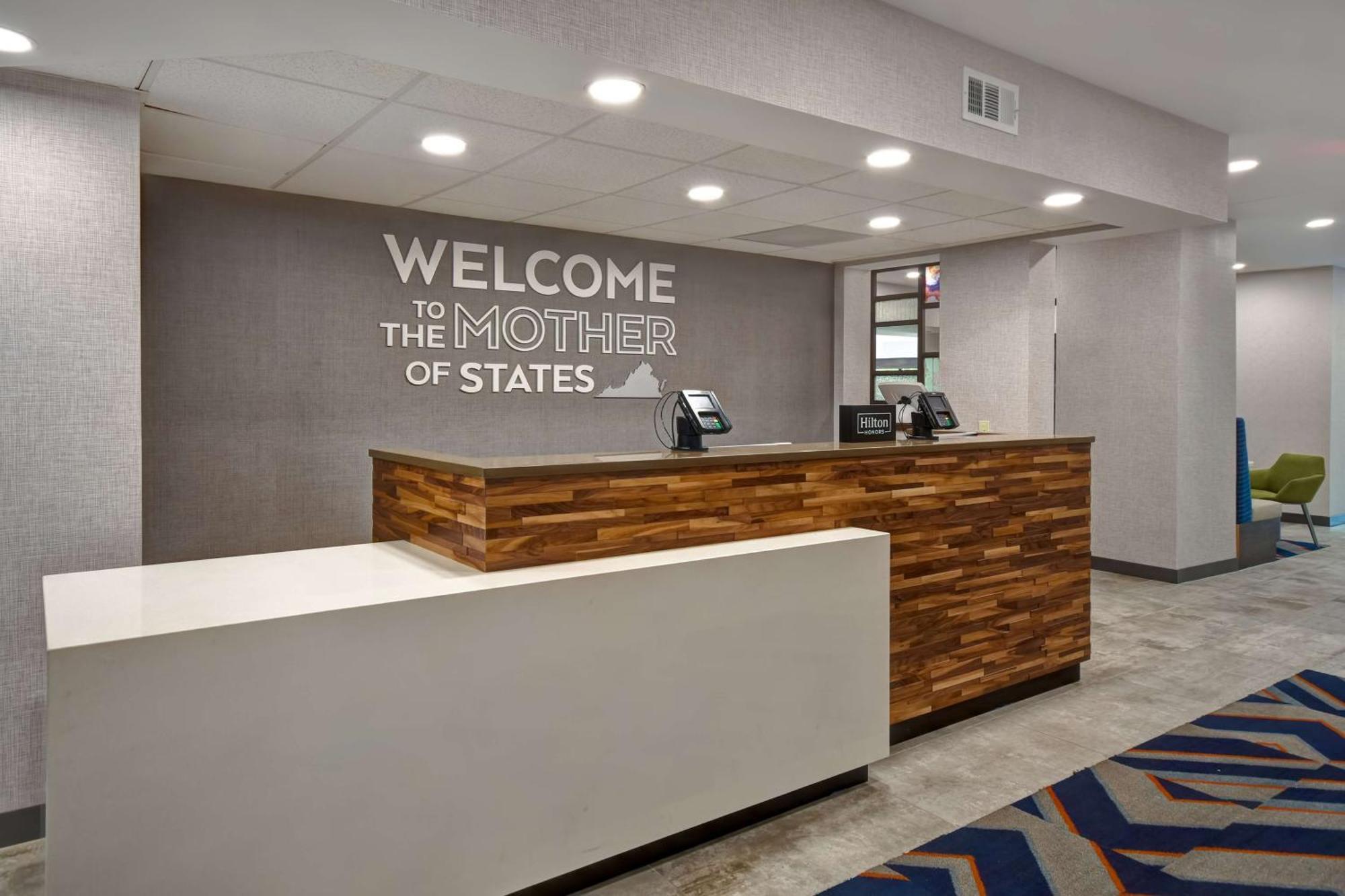 Hampton Inn Potomac Mills Woodbridge Exterior photo