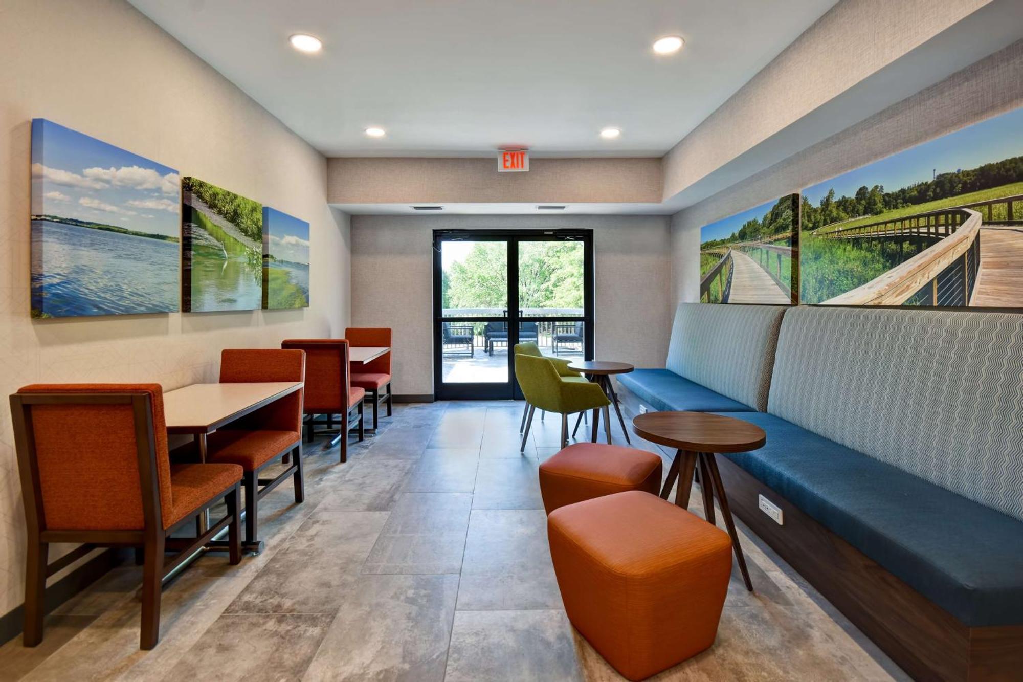 Hampton Inn Potomac Mills Woodbridge Exterior photo