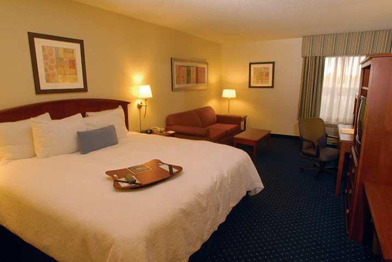 Hampton Inn Potomac Mills Woodbridge Exterior photo
