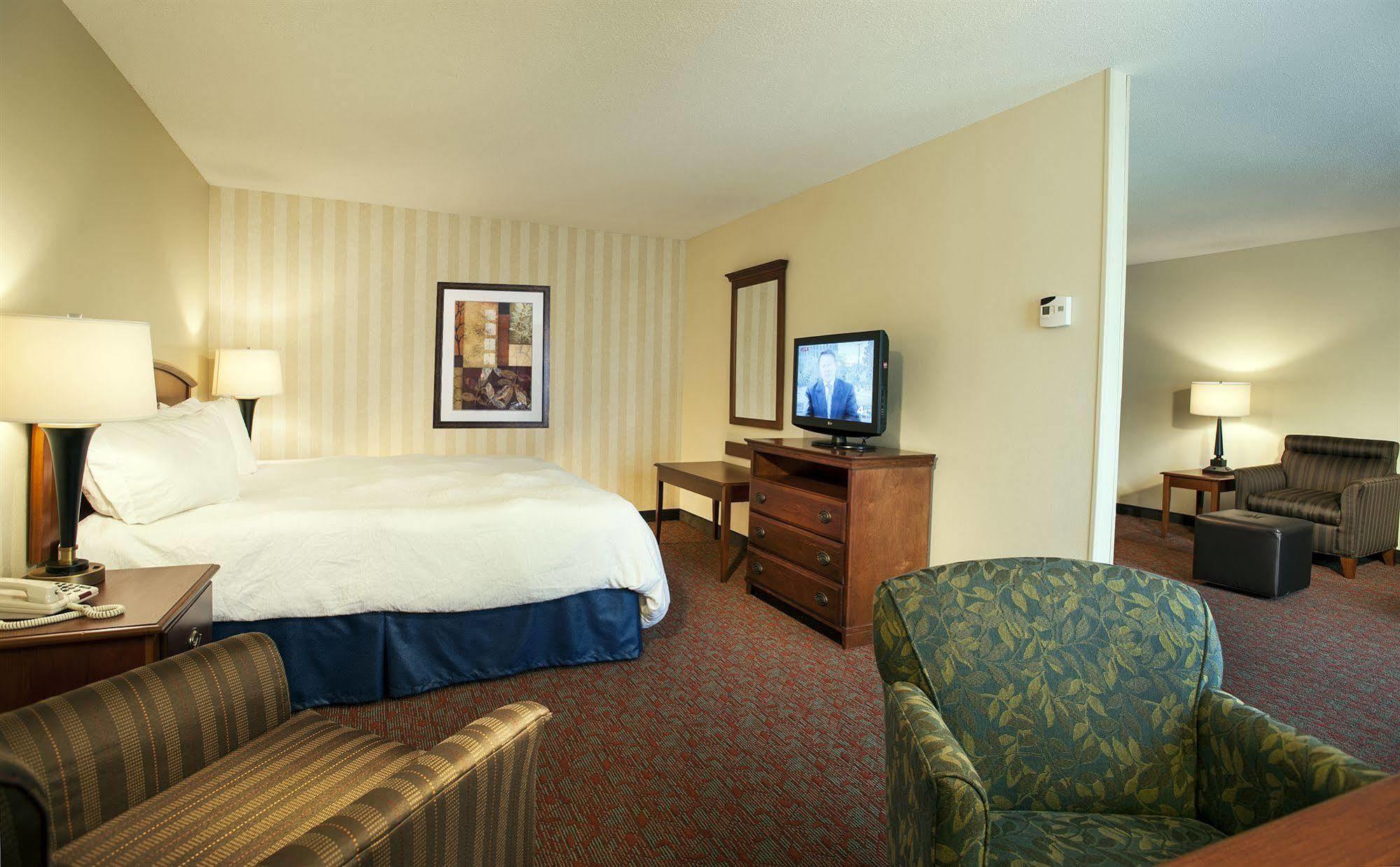 Hampton Inn Potomac Mills Woodbridge Exterior photo